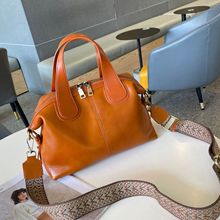 植鞣复古头层牛皮女士单肩斜挎饺子包简约百搭时尚女生古典大手袋