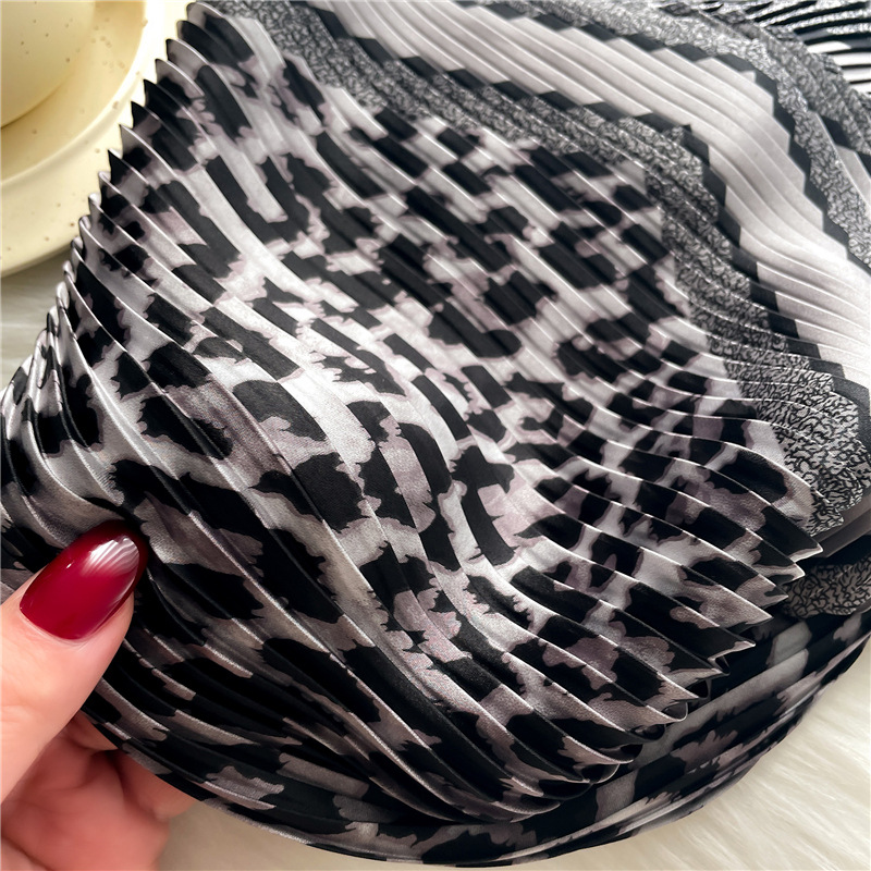 Leopard Printed Square Scarf For Women Trendy Fashion Accessory_voghion.com