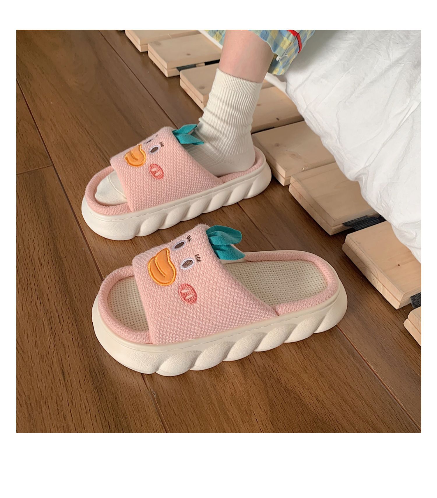 Scarpe da interni in schiuma da camera da letto autunno inverno in velluto peluche a punta chiusa da donna_voghion.com