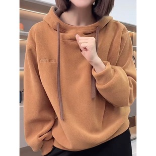 �p��W���q500����ĸ�̽��n���Bñ�l��Ů����@�ݱ�ů�ٴ�ñ��