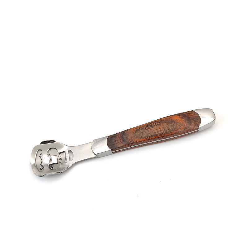 단단한 나무 대패