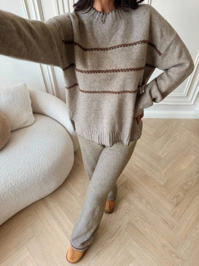 Ensemble pull ample et décontracté à manches longues et col rond pour femme, composé d'un haut et d'un pantalon. Finitions colorées. Idéal pour l'automne et l'hiver._voghion.com
