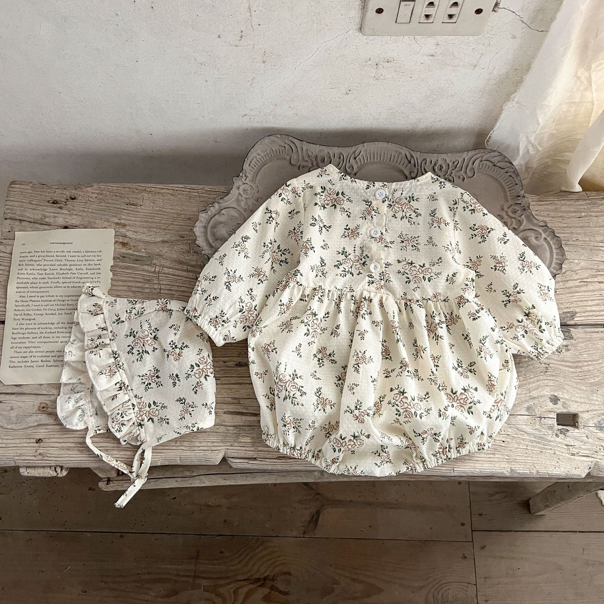 Estilo coreano bebé niña de algodón otoño floral mameluco de manga larga con sombrero ins recién nacido todo-fósforo mono mameluco