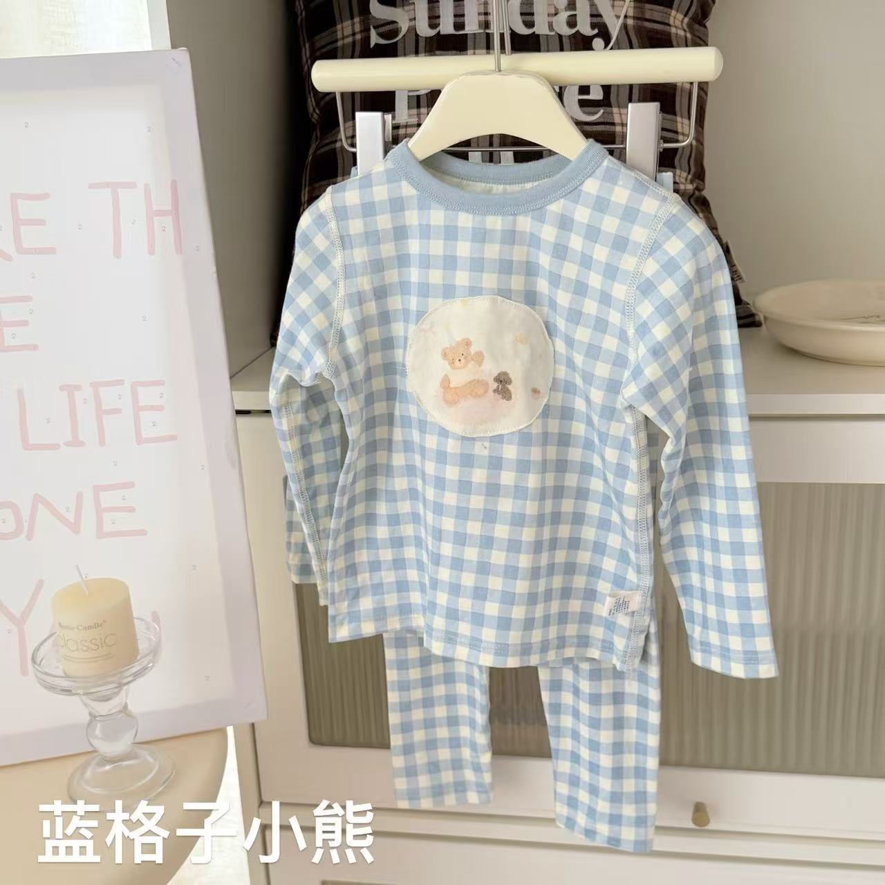 파란색 격자 무늬 곰