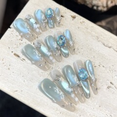 琉璃幻境纯手工穿戴甲冰蓝猫眼手雕立体花瓣高级感手工美甲穿戴式