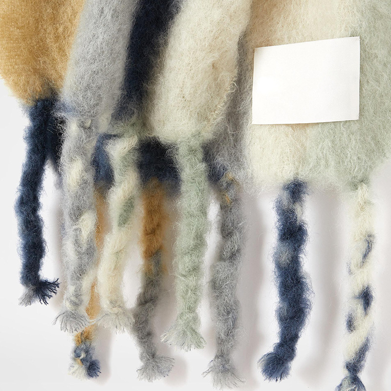 Semplice ed elegante, spesso scialle in imitazione cashmere Jil's e la stessa calda sciarpa in mohair per l'autunno e l'inverno_voghion.com