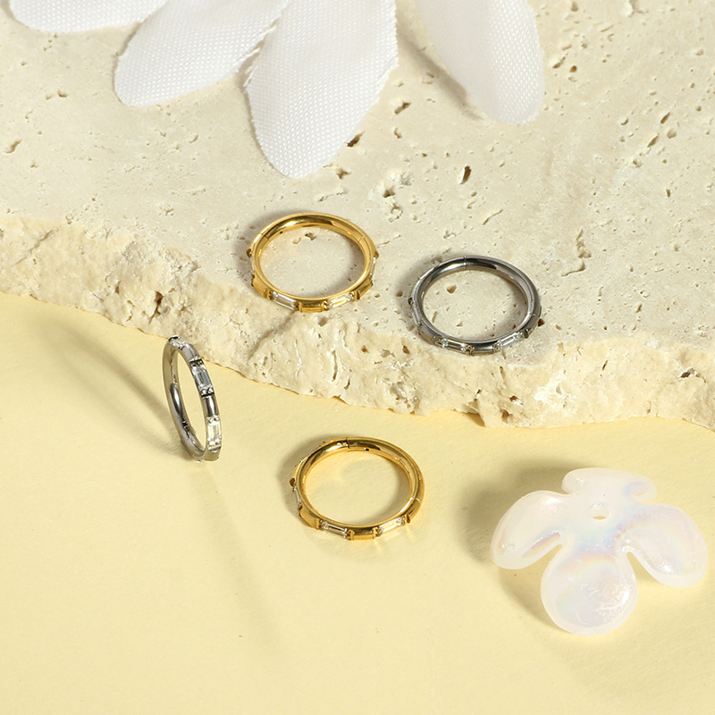 Labret piercing jewelry detail image