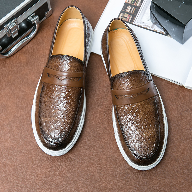 Comercio exterior de otoño baja moda casual skate zapatos de moda para hombres británicos de negocios tamaño grande 46 zapatos de pie al por mayor image 3