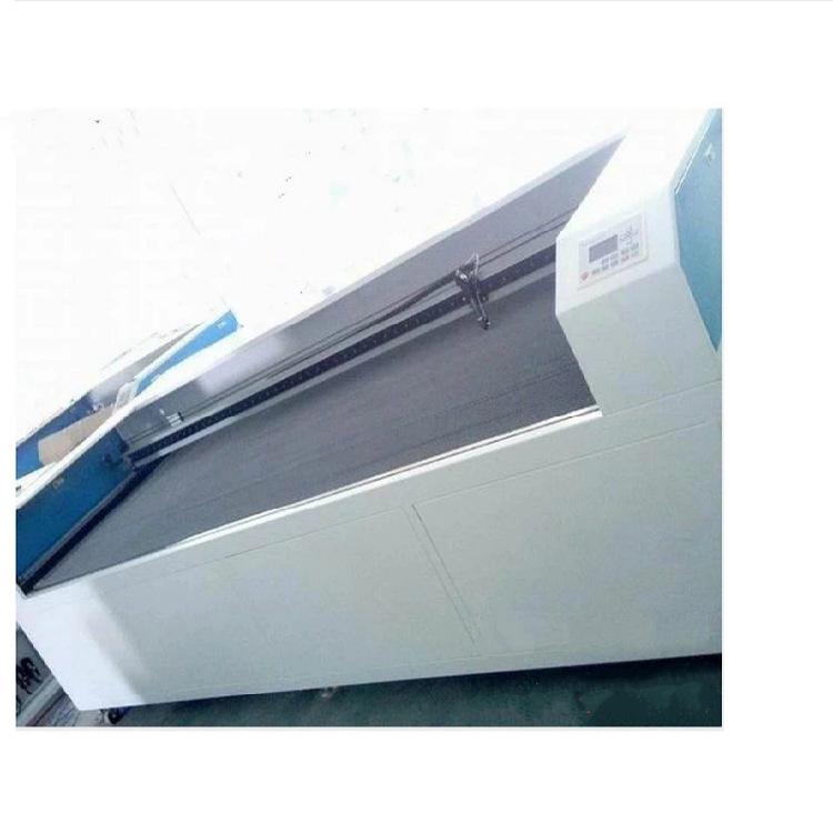 2025深圳禾力广告激光切割机太阳伞激光切割机31000型裁床