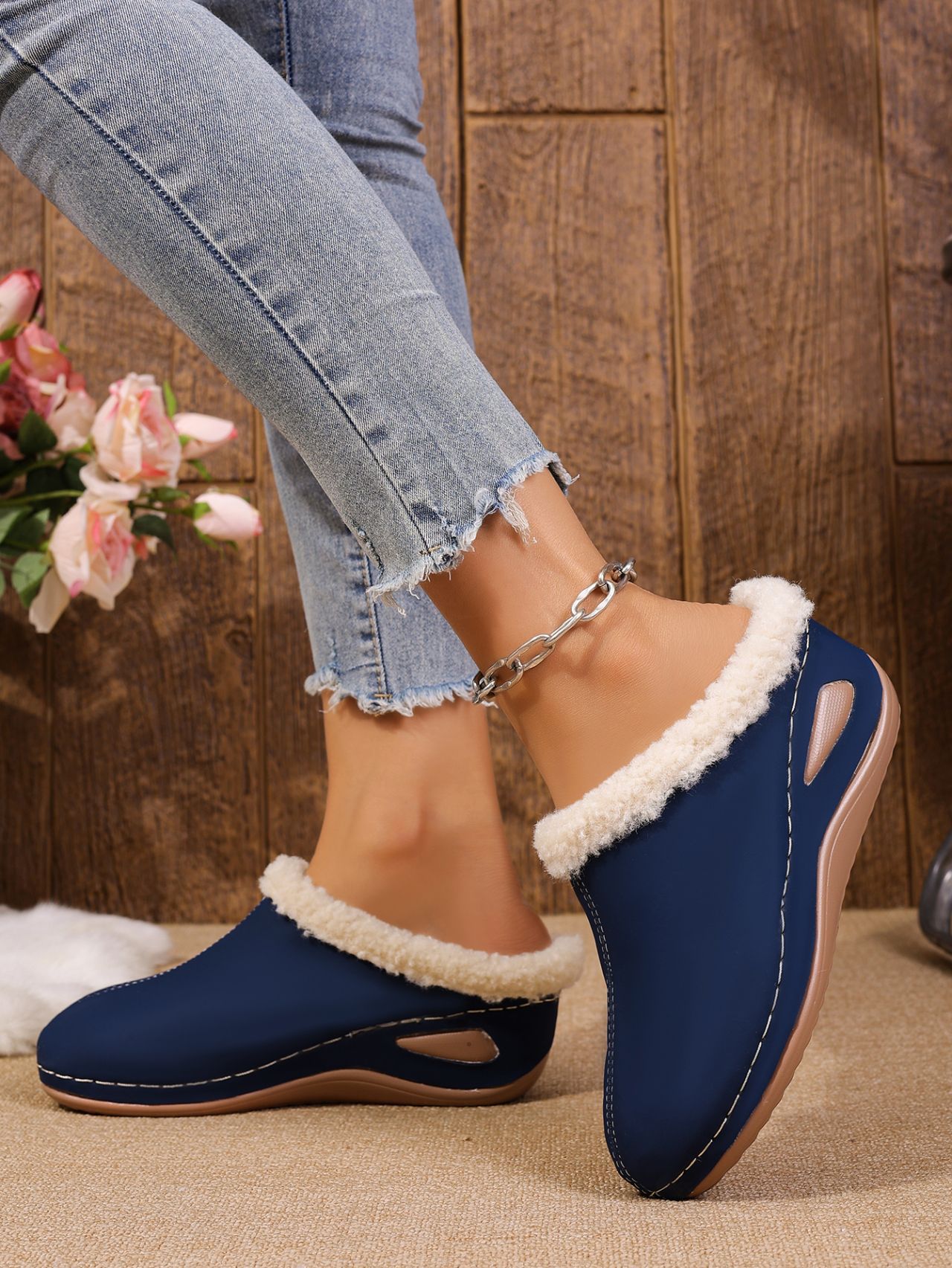 Women's Fleece Lined Wedge Heel Slippers Plus Size Thick Sole Warm Fur Lined Closed Toe Cotton Autumn New Size 43_vogvips.com