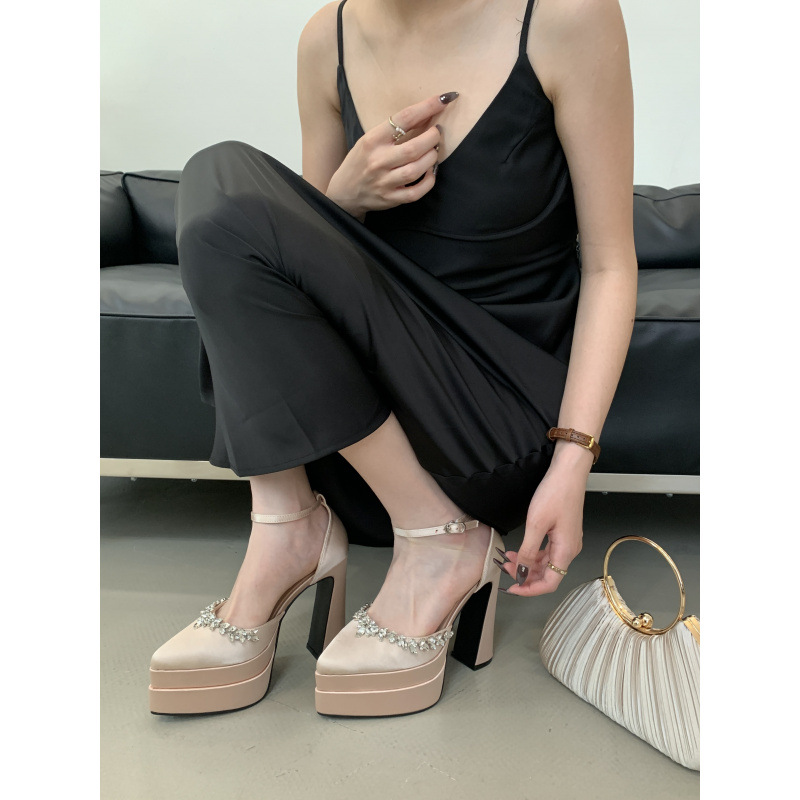 Sandali eleganti con tacco a spillo e strass per donna punta_voghion.com