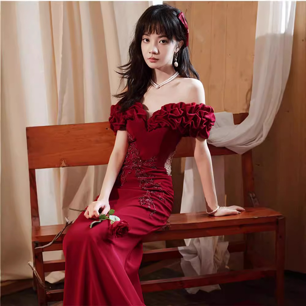 Vestido Borgoña de Lujo Ligero, Estilo 2025, Un Hombro, Falda de Cola de Pez, Elegante y Sofisticado, Vestido de Noche para Novia