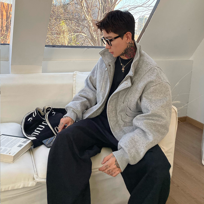 ダブルジッパーのハリントン綿服男性の冬の厚手のデザインの高級感があります。ジャケットの短い綿のコートです。