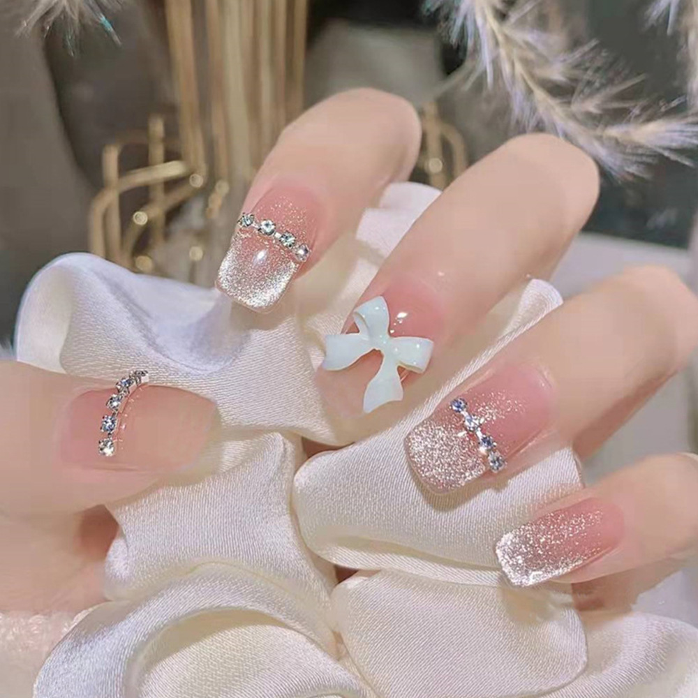 Parche de uñas postizas de ojo de gato de rosa desnuda, lazo, uñas de uñas blancas, 24 piezas, ropa corta tridimensional