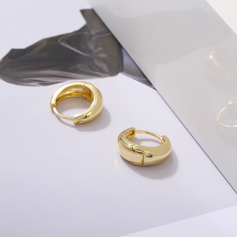 Simple Style U Shape Copper Metal Earrings 1 Pair