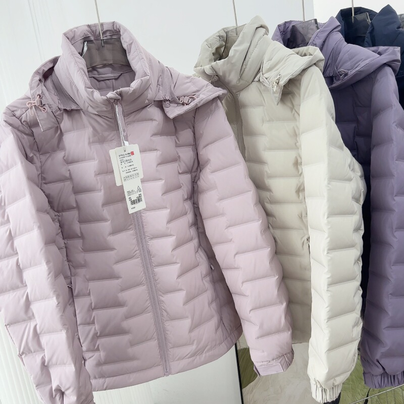 2026 Autumn/Winter New Style 90% Duck down Detachable Hood Lightweight down Jacket for Women, Short Style, Warm, Fashionable, Outdoor Portable Coat 2026 Autumn/Winter New Style 90% Duck down Detachable Hood Lightweight down Jacket for Women, Short Style, Warm, Fashionable, Outdoor Portable Coat