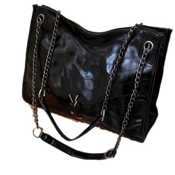 One-shoulder bag with diamond pattern, underarm bag, chain bag