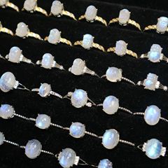 通体s 925純銀のきらきらと透明な月の光の石の指輪の女性の淑女の軽い豪華な風の青い月の光の指輪の卸売り