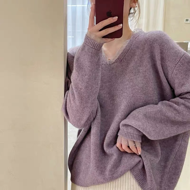 2021 spring and autumn new cashmere black retro daily lace loose raccoon V-colored bottom shirt sweater female