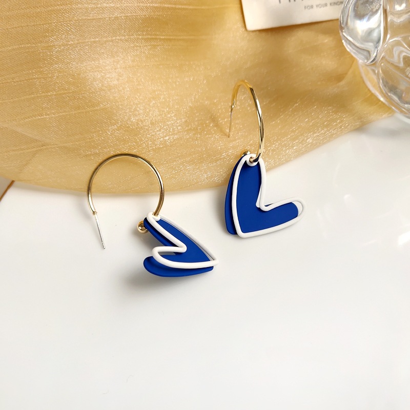 Cute Heart Shape Stoving Varnish Iron Earrings display picture 1