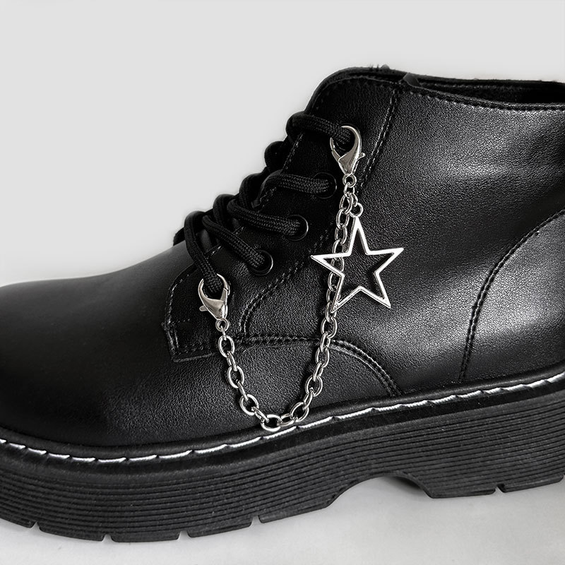 Hueco de cinco puntas estrella titanio Cadena de acero cadena de zapato lateral cadena dulce fresco estrella colgante Martin botas zapatos de lona zapato hebilla colgante