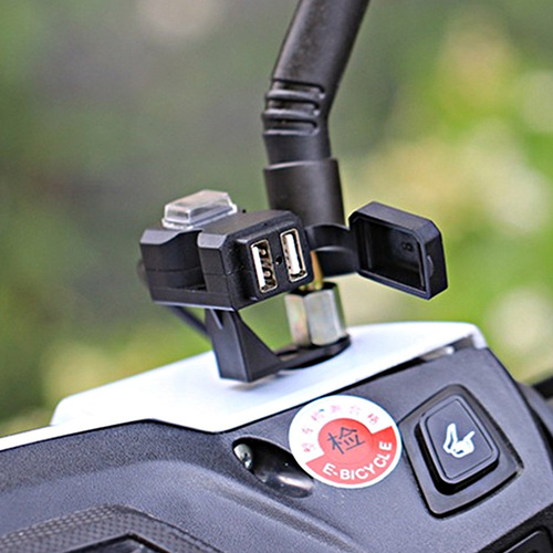 Electric car, motorcycle, small waist, new dual-port USB mobile phone charger 9V-24V, two-in-one rearview mirror