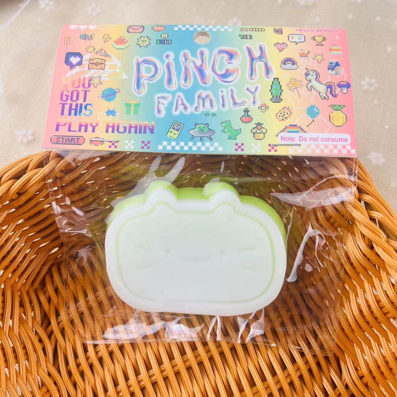 Pequeño Libro Rojo Venta caliente TPR caucho suave sólido hámster pellizco música descompresión juguete lindo mascota bola grande de dibujos animados pequeño ratón