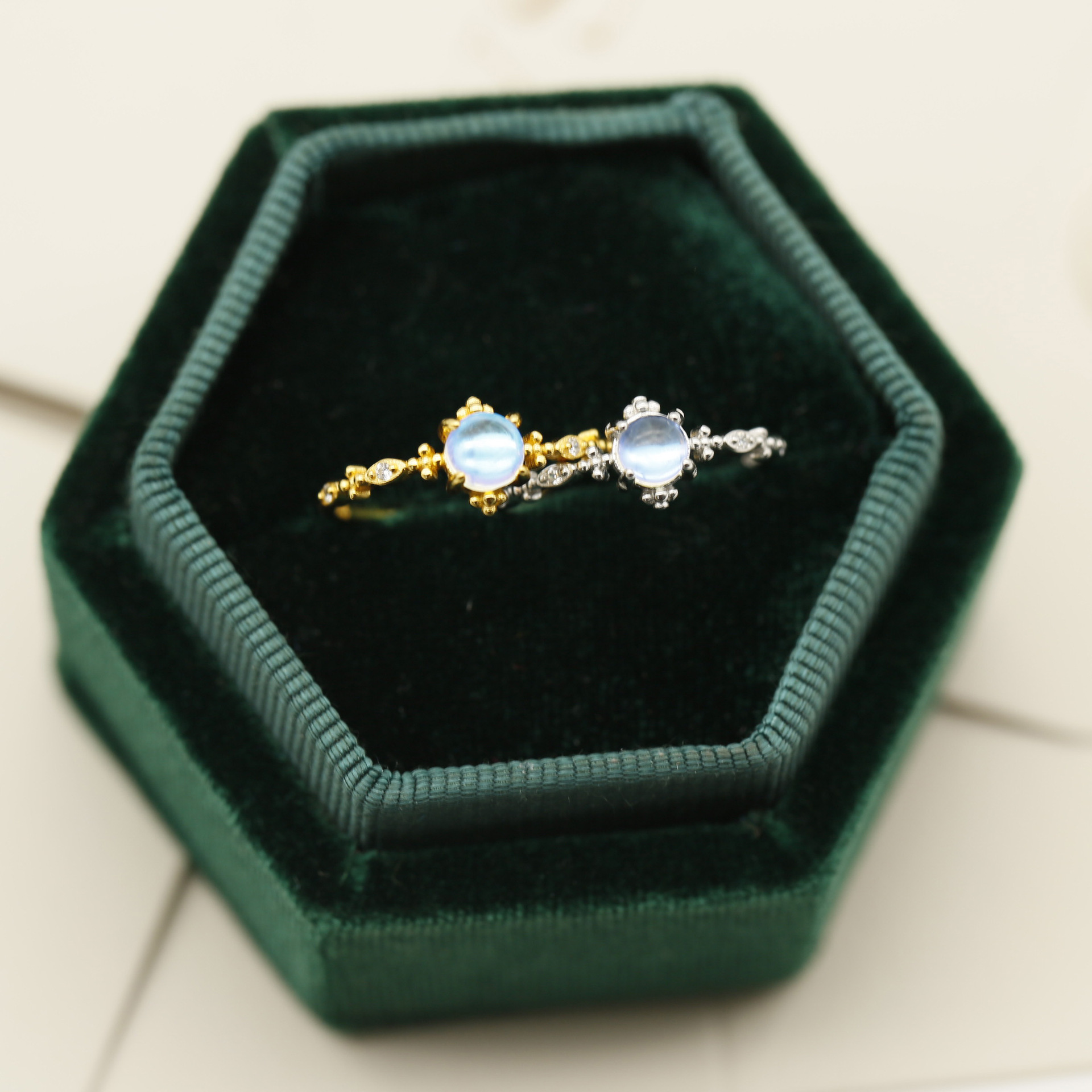 Fashion Round Silver Plating Inlay Moonstone Rings 1 Piece