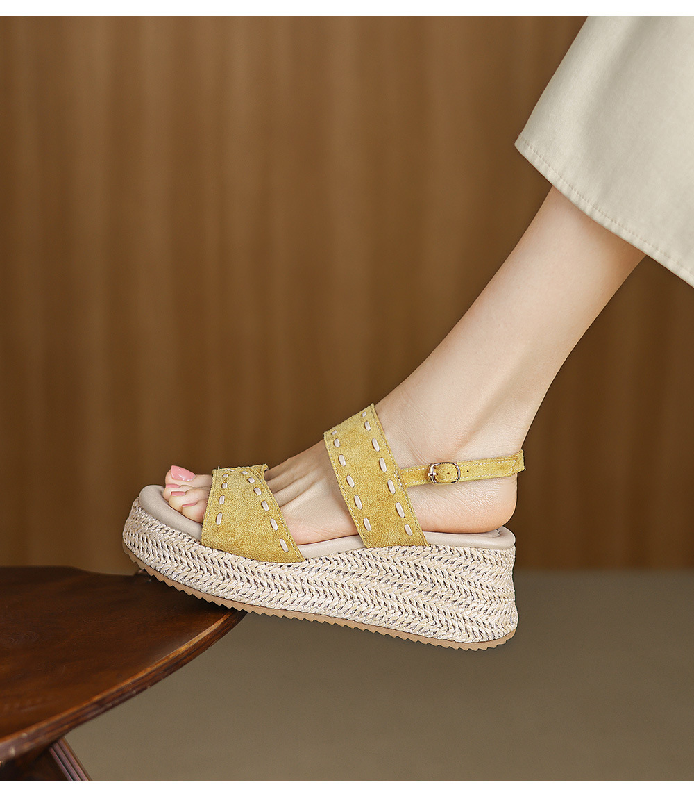 Sandal nữ đế xuồng đan rơm cao gót, quai ngang một dây, phong cách hè thoải mái — Màu caramel, màu vàng chi tiết 23