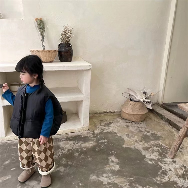 Korean version of down thickened small medium-sized children's external wear, warm shoulder stylish vest boys and girls,_voghion.com