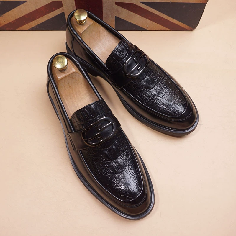 Весенние новые корейские туфли с острыми наконечными кожаными ножками для комфорта и повышения внутреннего роста ретро крокодил британский бизнес повседневная кожаная обувь