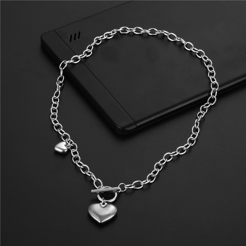 Wholesale Jewelry Retro Heart-shaped Pendant Ot Buckle Stainless Steel Necklace Nihaojewelry display picture 2