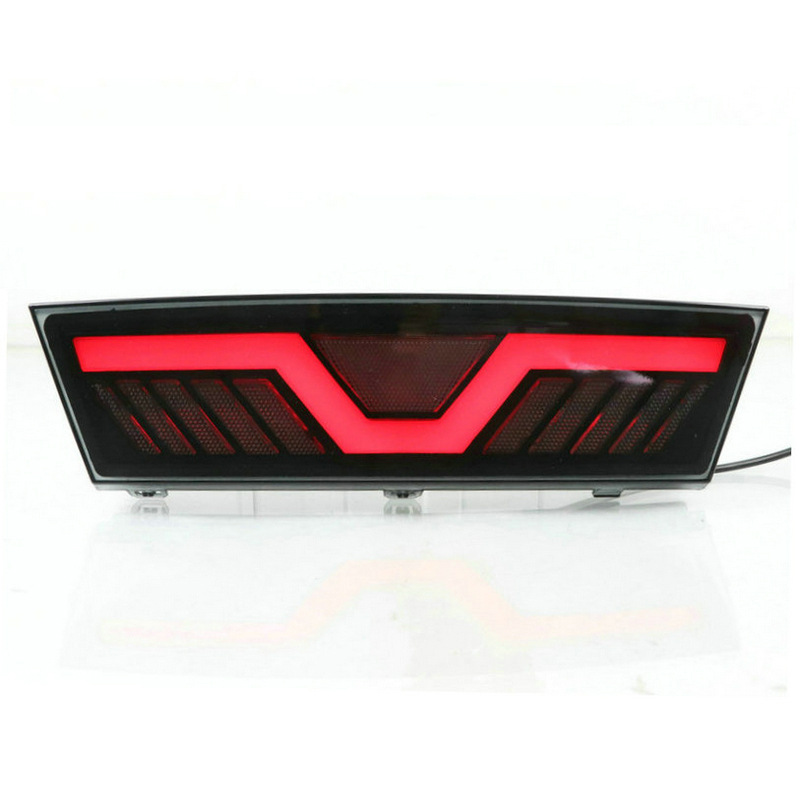 Tesla Model Y modified rear fog lights, Mustang-style three-function sequential running lights