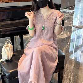 新中式国风重工刺绣V领连衣裙女2026夏季新款宽松显瘦气质长裙子