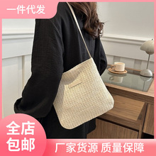 夏季编织包包女2025新款时尚百搭水桶包复古休闲单肩斜挎包沙滩包