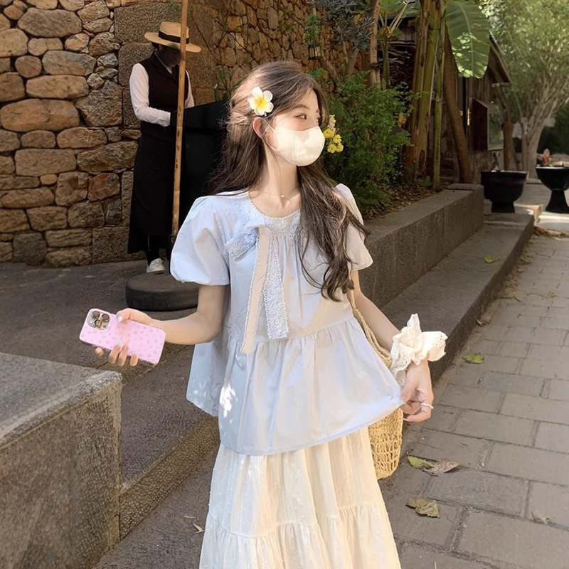 新しい白いリボンレースパフスリーブシャツ女性の夏のデザインプリーツストラップシャツ女性のトップス夏|undefined