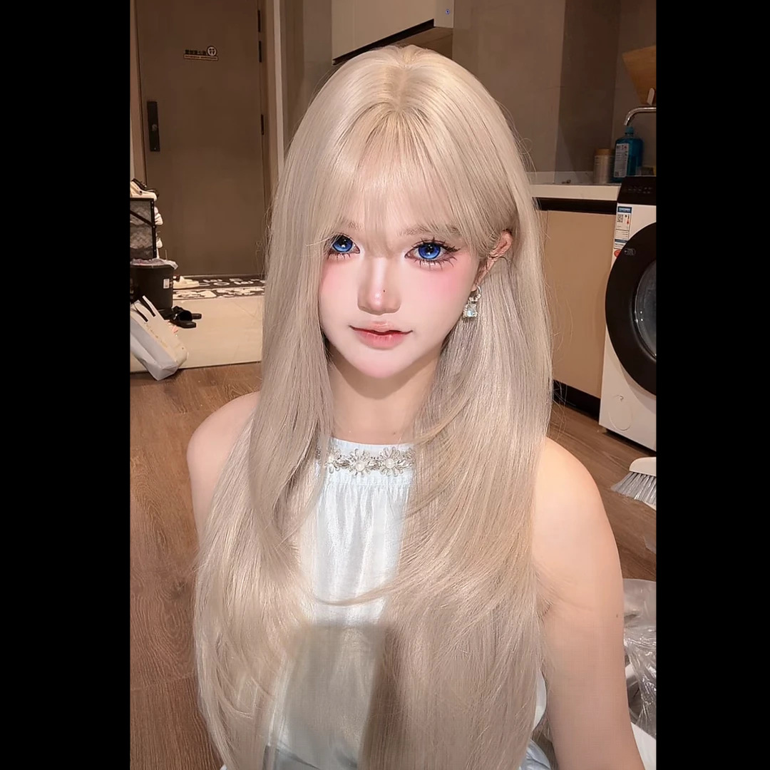 Connie Perücke Milchtee Platinblond mit Pony, lange glatte Haare für Frauen, natürliche Vollkopf-Kostümwelle für Cosplay