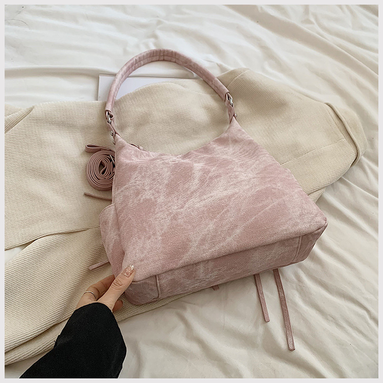 Large capacity wandering shoulder bag, new spicy girl high-end versatile double pocket strip casual crossbody armpit bag_voghion.com