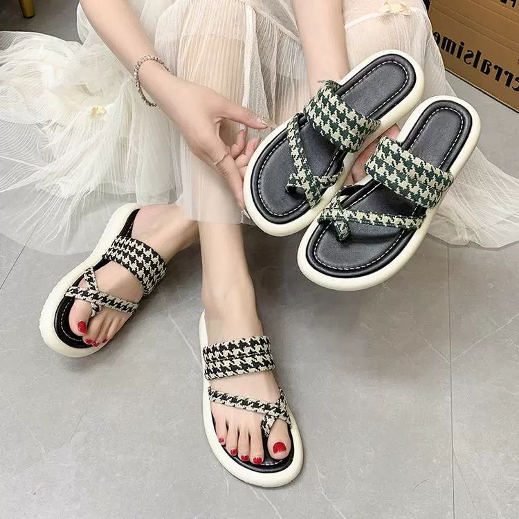 Женские Повседневные тапочки на плоской подошве в стиле Chanel, Новые легкие модные пляжные сандалии без шнуровки на открытом воздухе, лето 2024