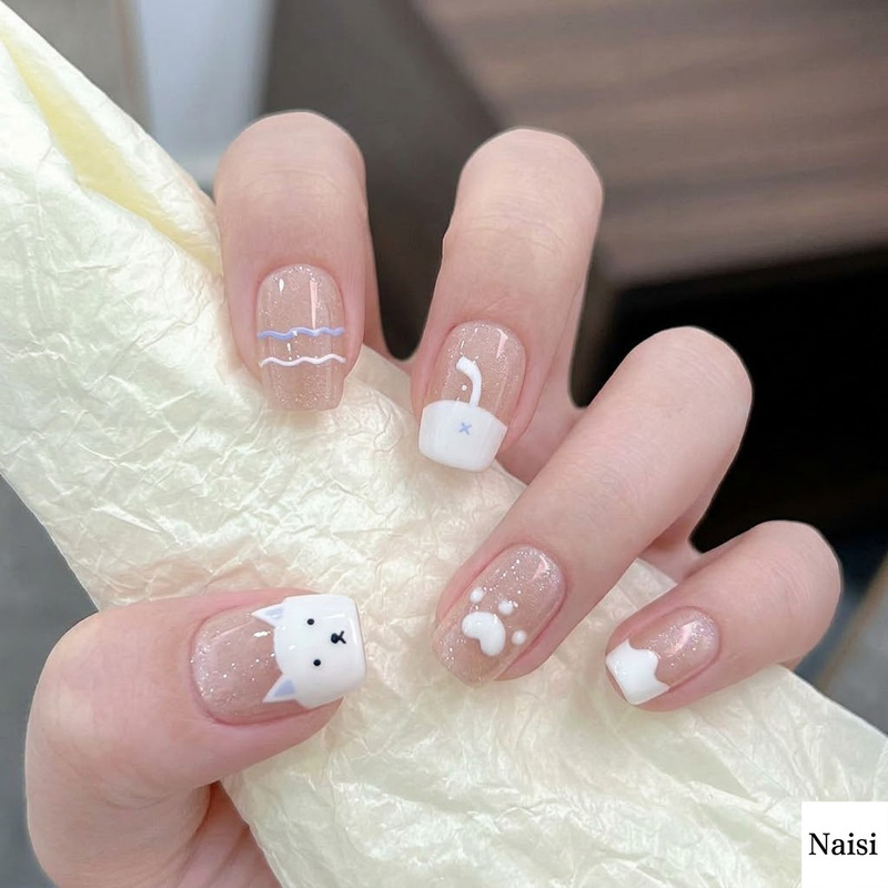 Cute Summer Nail Art with Fluffy Tail Wrapping Around Fingers, Gentle Korean Style Cat Paw Stripes, and Dazzling Cat Eye Nail Tips