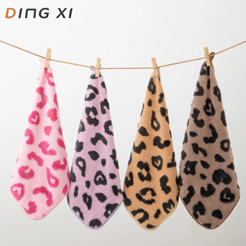 Foreign trade jacquard leopard print large square scarf 34*34 coral fleece absorbent quick-drying soft handkerchief cross-border drop shipping wholesale