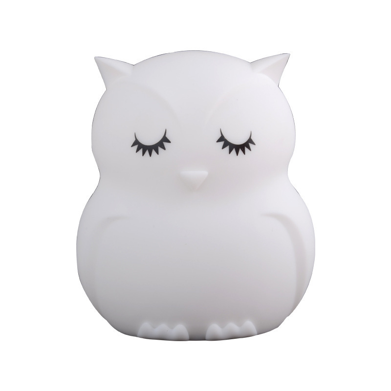 越境中号のフクロウのシリカゲルは明かりをたたいて変色します。|undefined