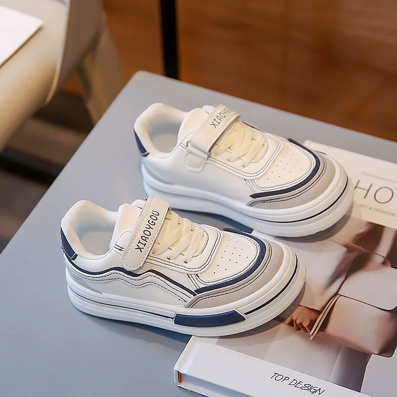 儿童板鞋2025春秋新款男童透气防滑国潮运动鞋女童皮面校园小白鞋