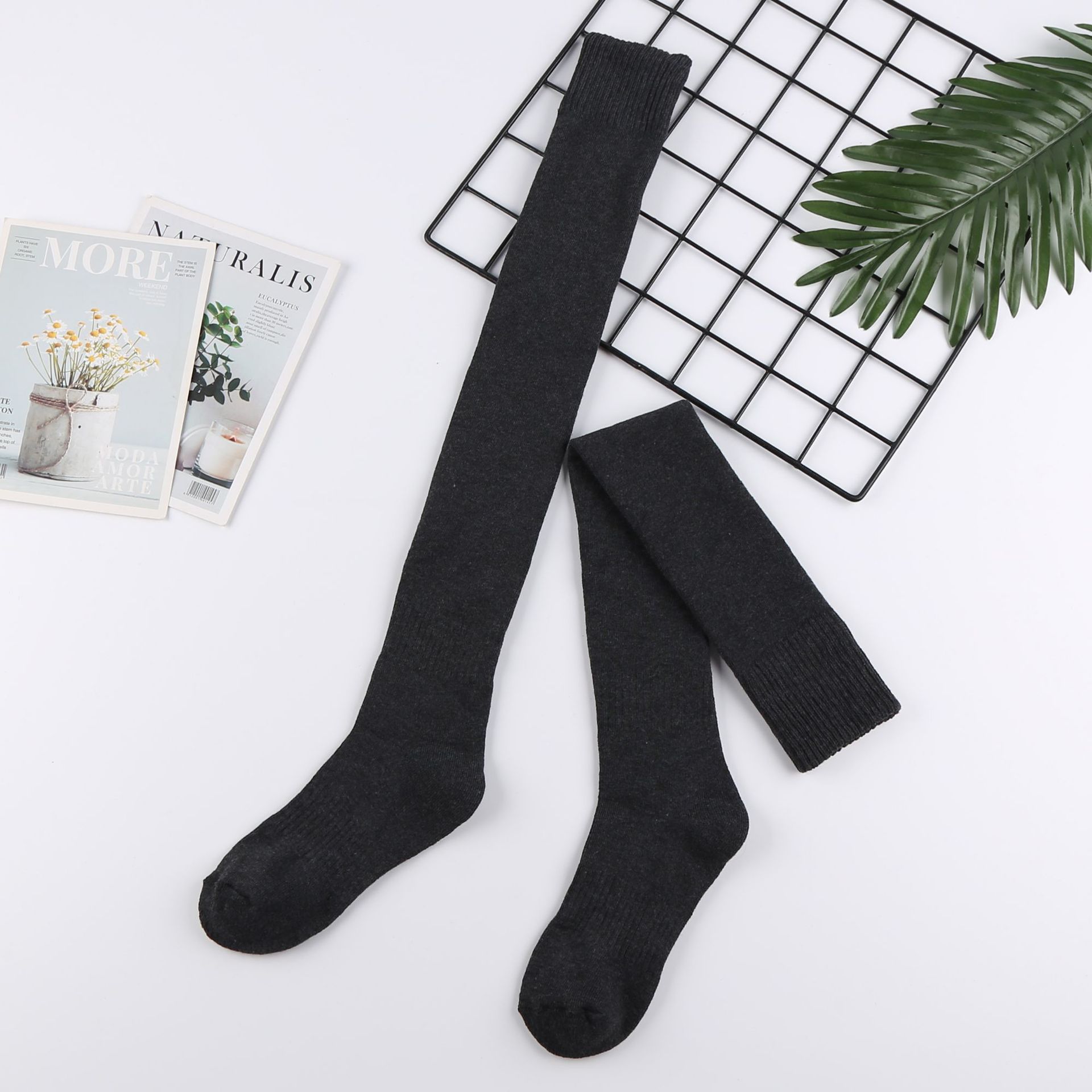 Zhuji calcetines de otoño e invierno al por mayor de las mujeres medias de invierno cálido color sólido forrado de lana gruesa larga Terry sobre la rodilla Calcetines