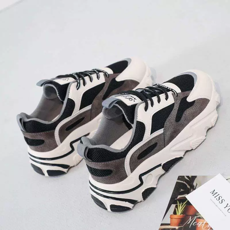 Спортивная обувь для студенток, модная и универсальная, весна-лето 2025, новый стиль, сетчатая дышащая повседневная обувь для бега для папы