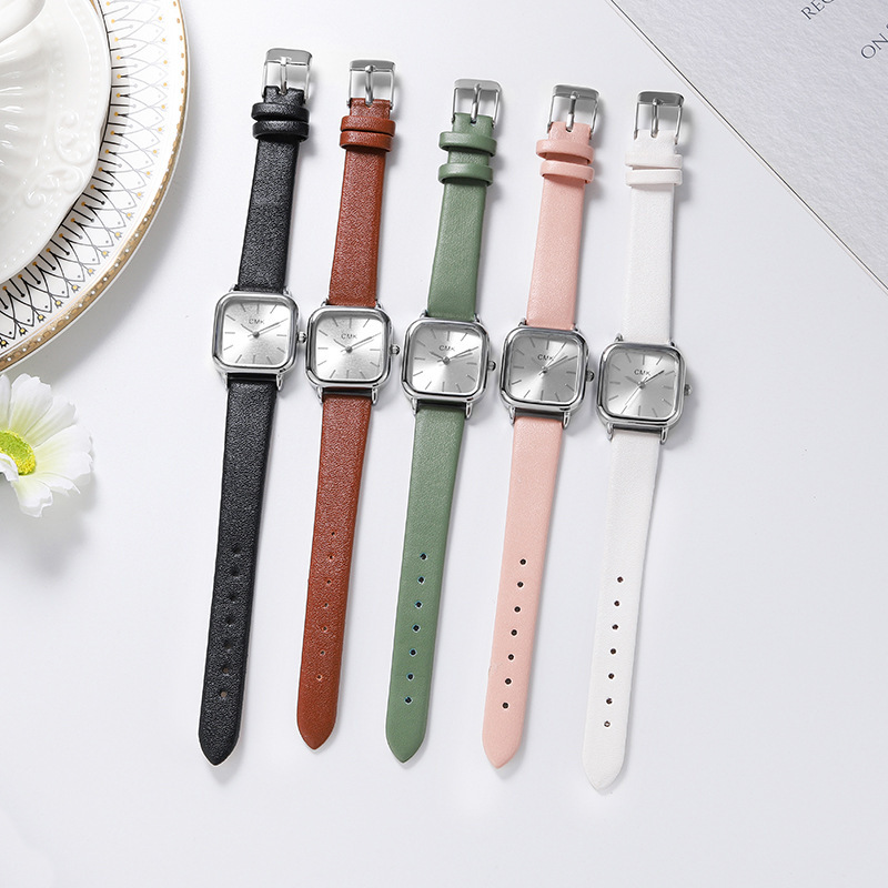 2023新款女皮带手表时装腕表正方小巧女生简约刻度表扣表带工细