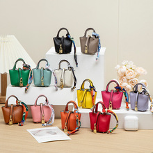 H家迷你菜篮子包包挂件高档皮质款汽车钥匙扣挂饰可爱创意耳机包