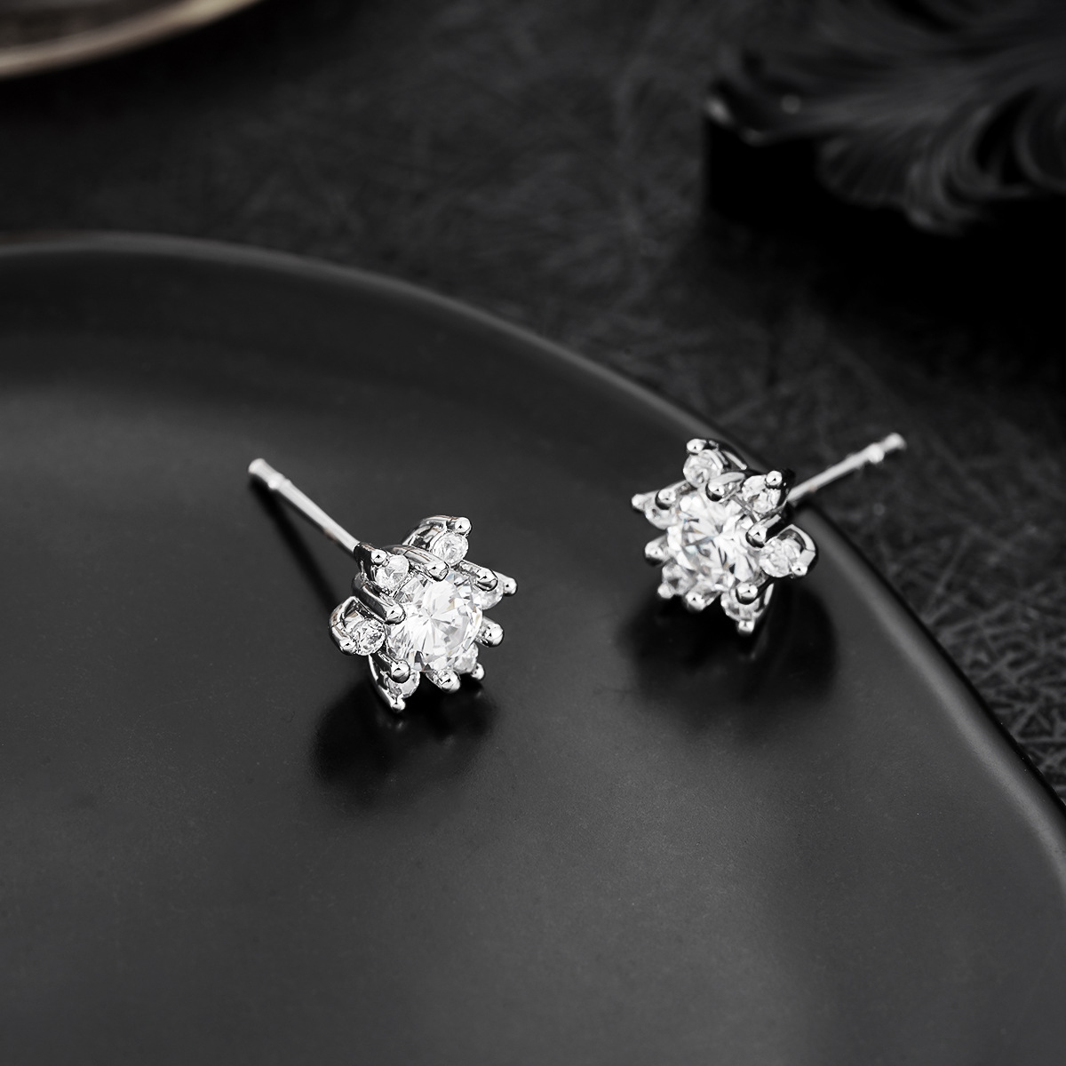 Pendientes de botón para hombre modernos. Estilo minimalista urbano y punk, ideal para ocasiones informales, fiestas y uso diario. Hechos de acero inoxidable 316L, hipoalergénicos, sin níquel._voghion.com