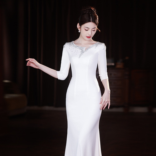 White Evening Gown 2026 Winter New French Simple and Elegant Long-Sleeve Fish Tail Host/Hostess Evening Gown