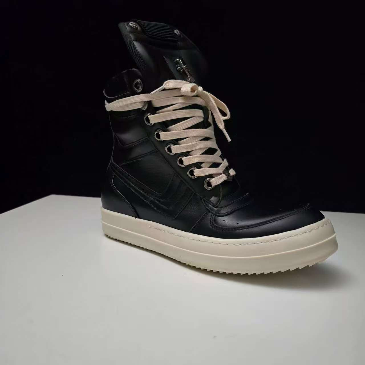 In-Stock Ro Genuine Leather European and American Couple Black and White High-Top Shoes with Shoelaces, Inverted Triangle Height-Increasing Thick-Soled High-Top Ankle Boots Casual Shoes